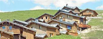 Madame Vacances Les Chalets Du Praz ラ・プラーニュ フランス