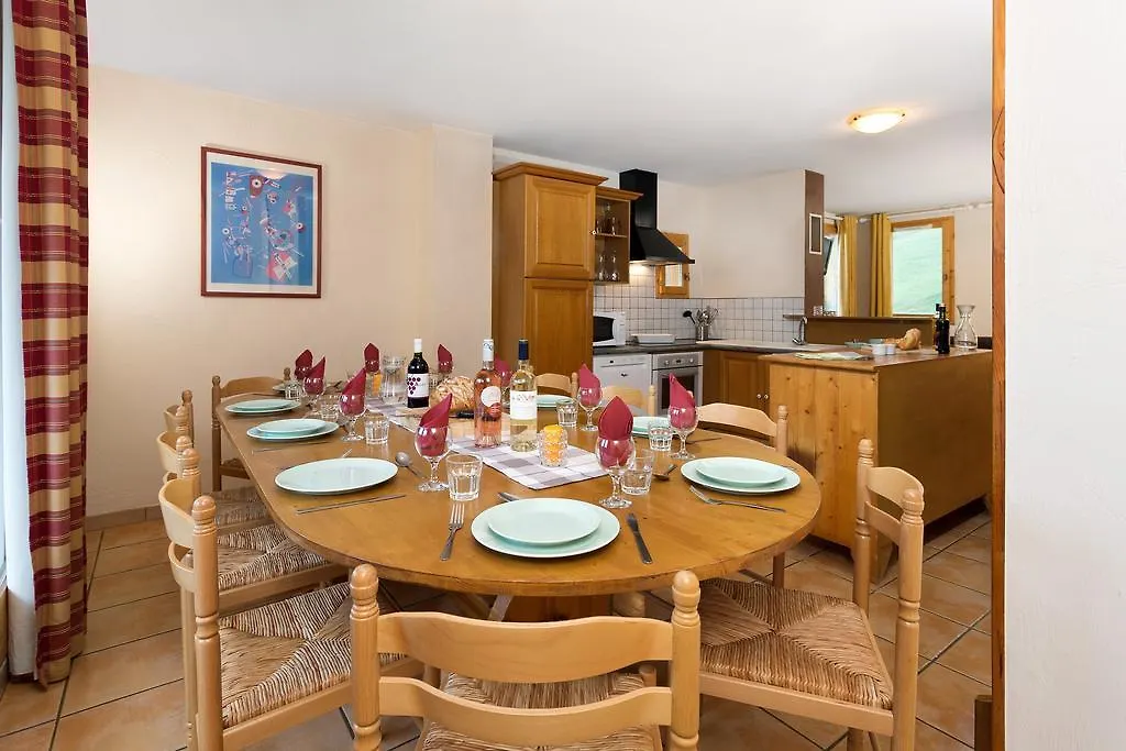 Madame Vacances Les Chalets Du Praz ラ・プラーニュ