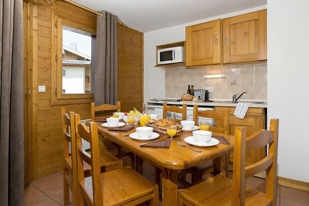 Madame Vacances Les Chalets Du Praz ラ・プラーニュ