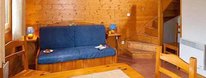 Madame Vacances Les Chalets Du Praz ラ・プラーニュ フランス